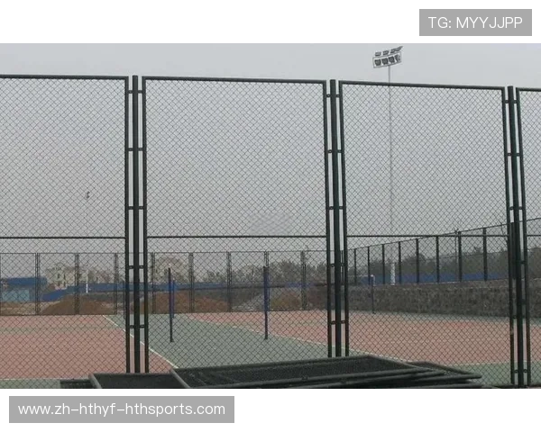 隐形防护艺术:足球隔离带与球场设计的视觉融合 隐形防护艺术:足球隔离带与球场设计的视觉融合